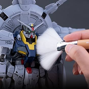 Guida Completa alla Manutenzione dei Gunpla: Pulizia e Conservazione
