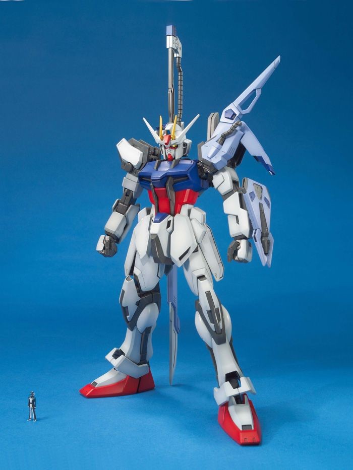 GUNDAM - MG 1/100 Strike Gundam Launcher / Sword - Model Kit