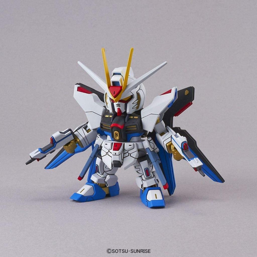 GUNDAM - SD Gundam Ex-Standard 006 Strike Freedom - Model Kit 8cm